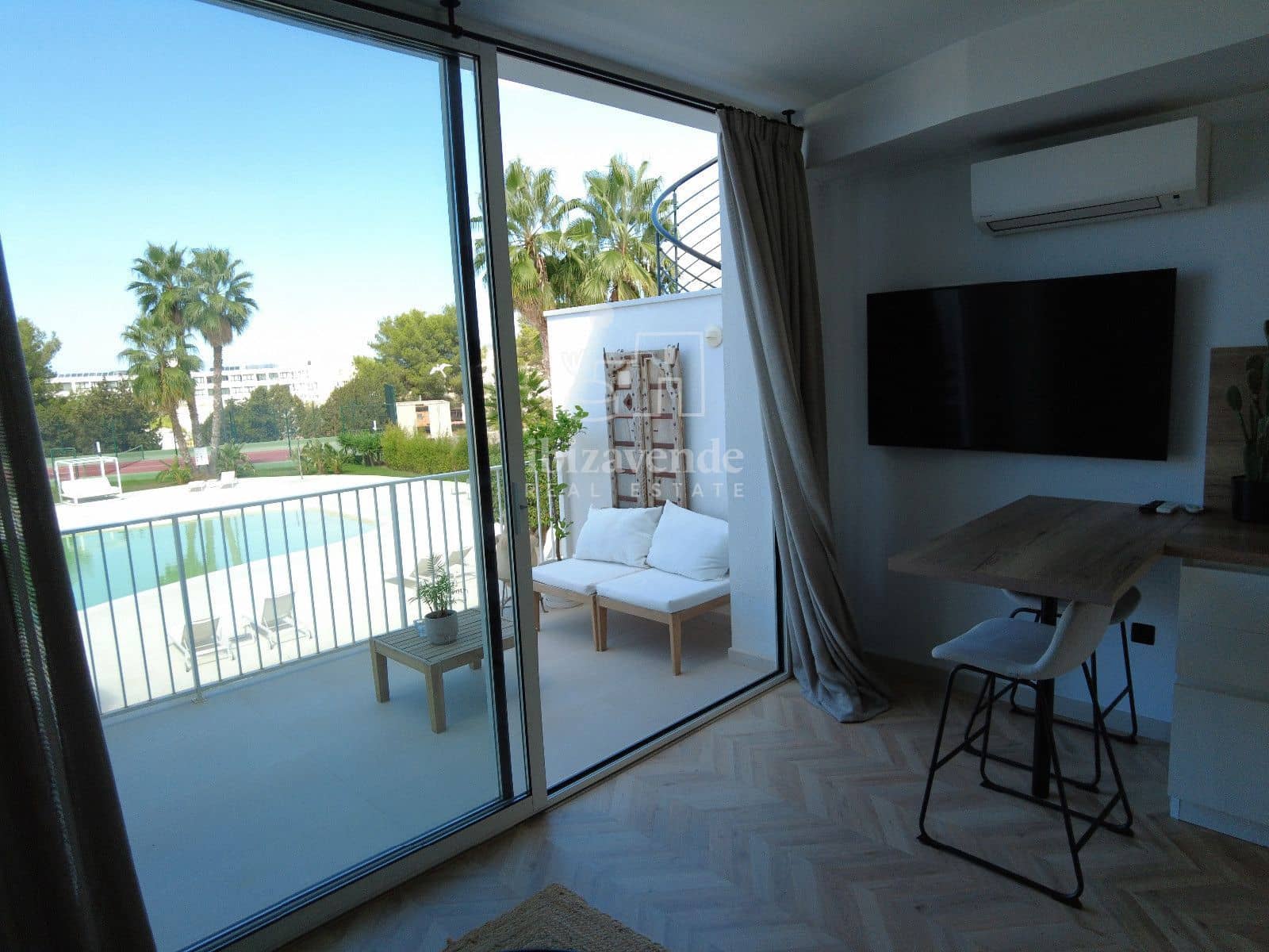 1 soveværelse Penthouse til leje i Cala d'en Bou med swimmingpool garage - € 1.100 (Ref: 9235729)