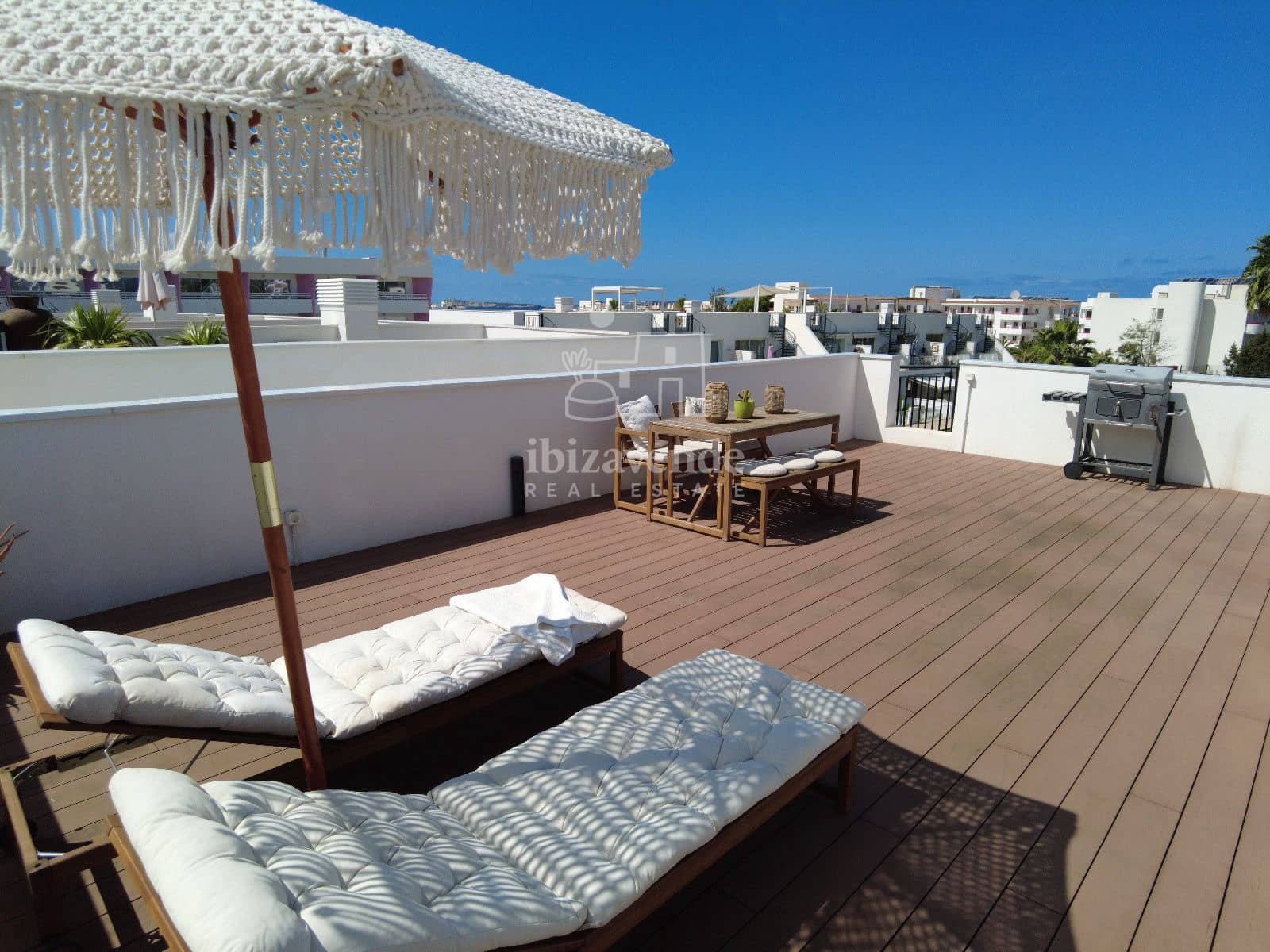 1 soveværelse Penthouse til leje i Cala d'en Bou med swimmingpool garage - € 1.100 (Ref: 9235729)