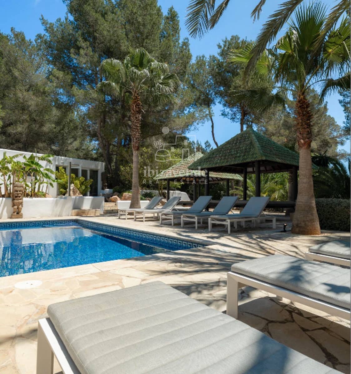 5 soverom Villa til salgs i Cala Jondal med svømmebasseng garasje - € 3 500 000 (Ref: 9240676)