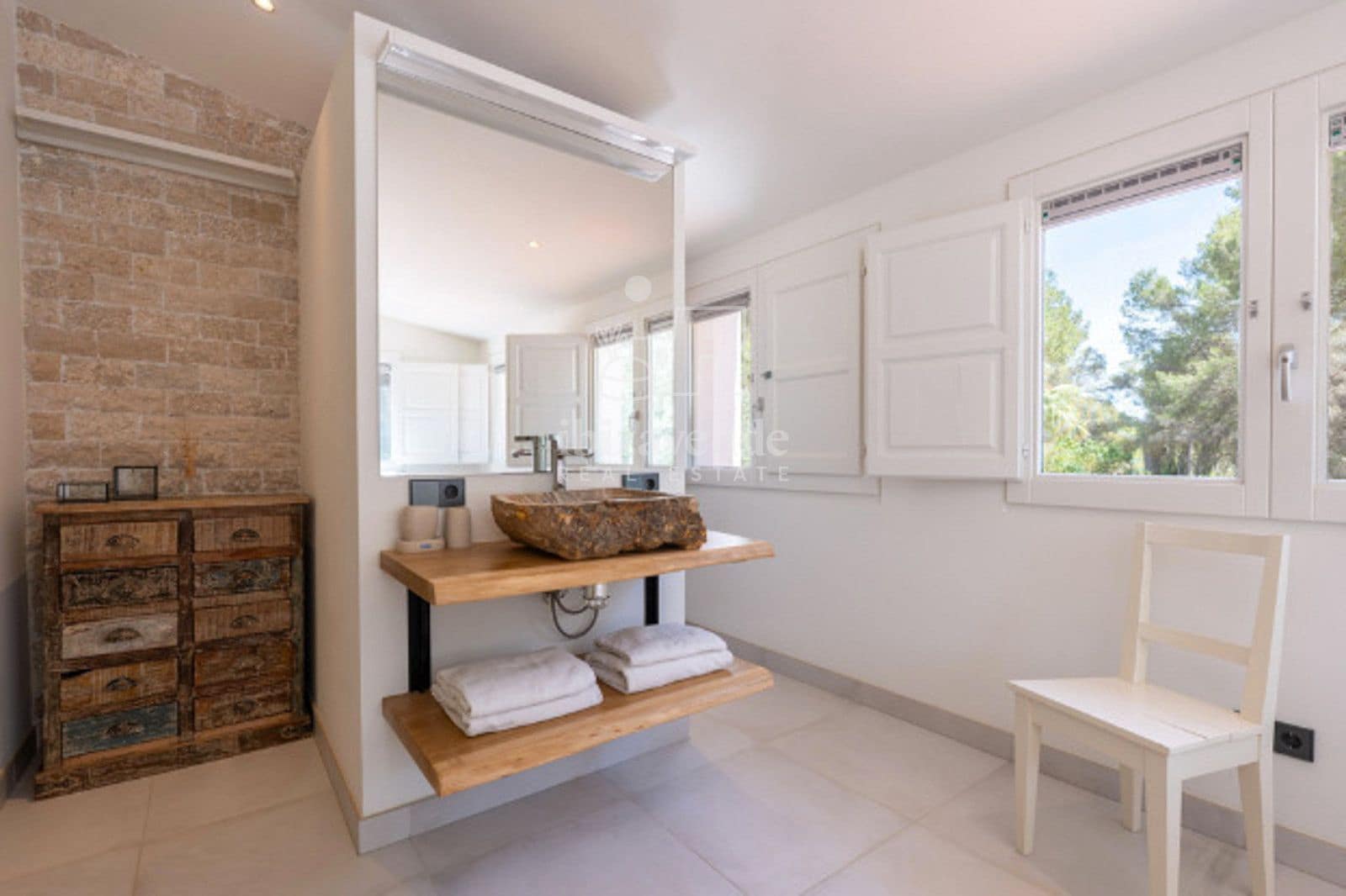 5 soverom Villa til salgs i Cala Jondal med svømmebasseng garasje - € 3 500 000 (Ref: 9240676)