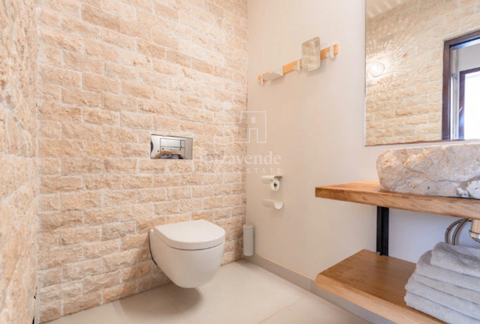 5 soverom Villa til salgs i Cala Jondal med svømmebasseng garasje - € 3 500 000 (Ref: 9240676)