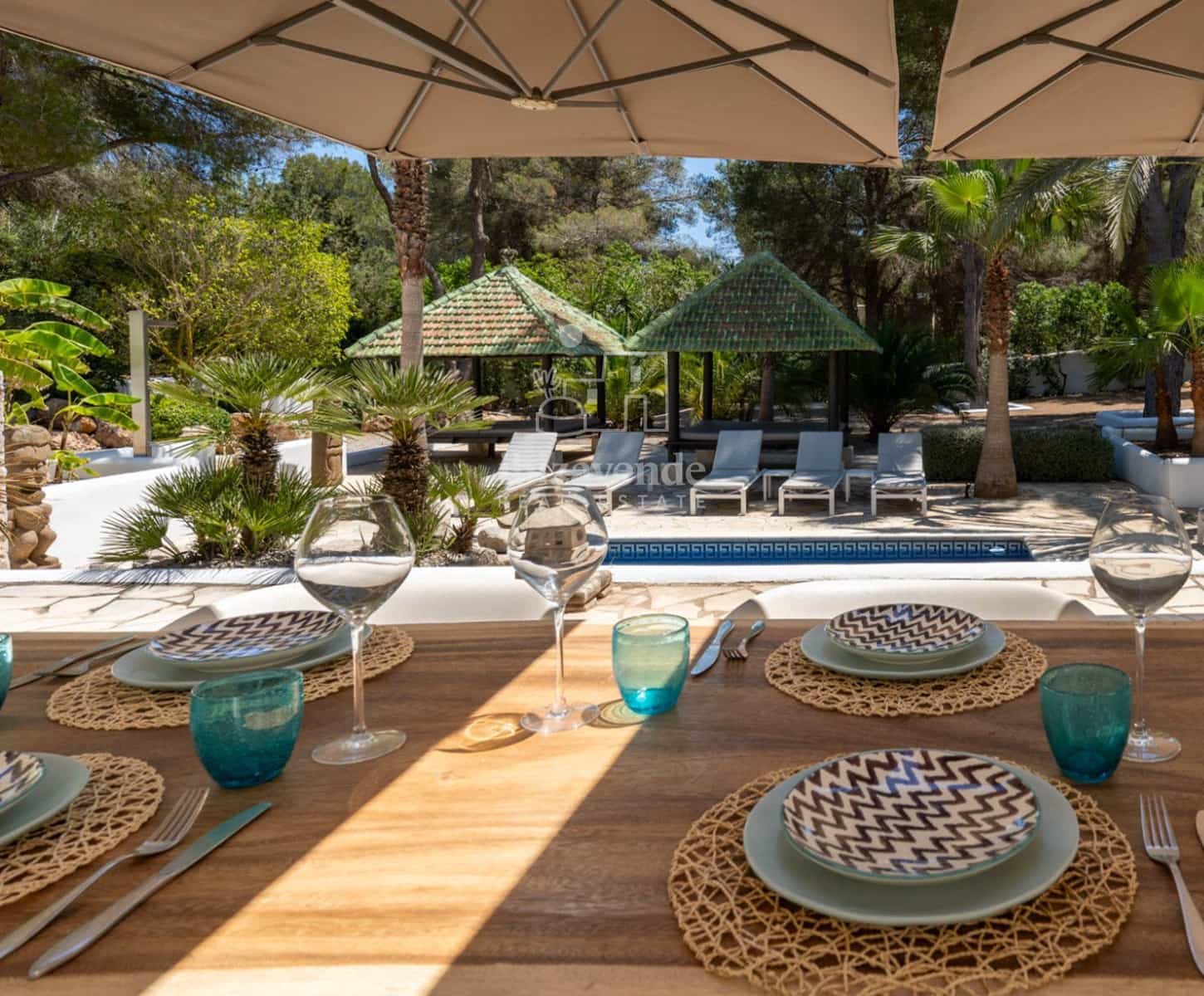 5 soverom Villa til salgs i Cala Jondal med svømmebasseng garasje - € 3 500 000 (Ref: 9240676)