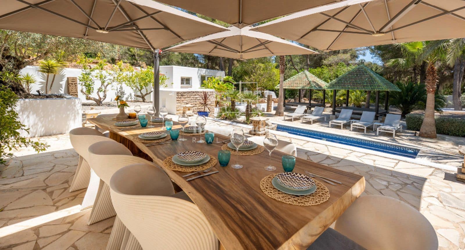 5 soverom Villa til salgs i Cala Jondal med svømmebasseng garasje - € 3 500 000 (Ref: 9240676)