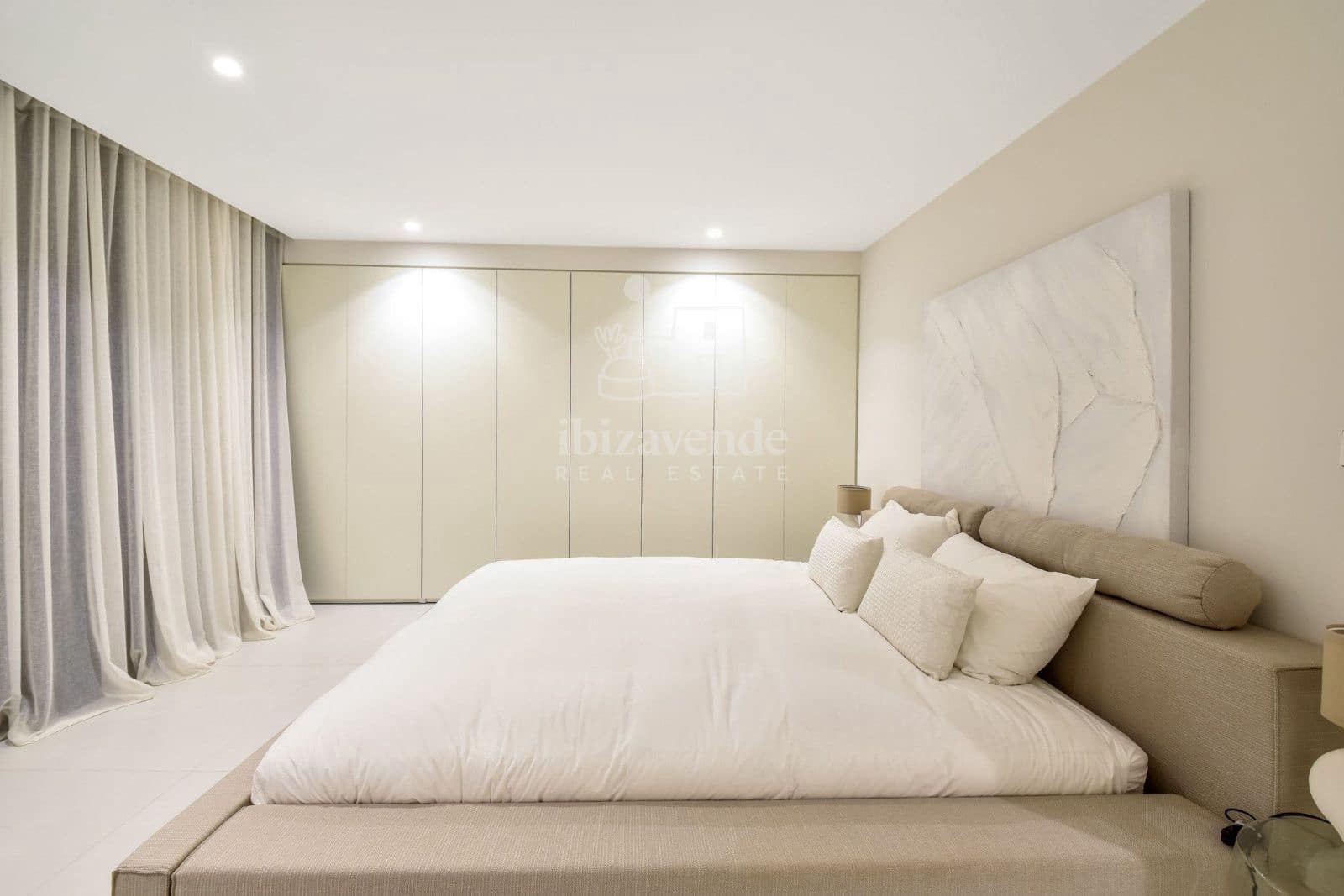 4 chambre Appartement à vendre à Nuestra Senora de Jesus avec piscine garage - 1 700 000 € (Ref: 9241160)