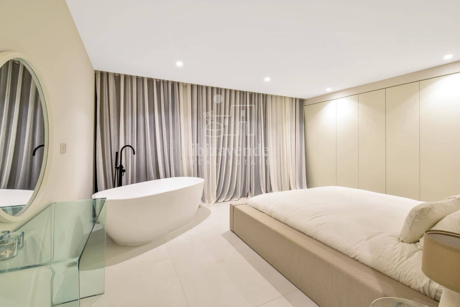 4 chambre Appartement à vendre à Nuestra Senora de Jesus avec piscine garage - 1 700 000 € (Ref: 9241160)