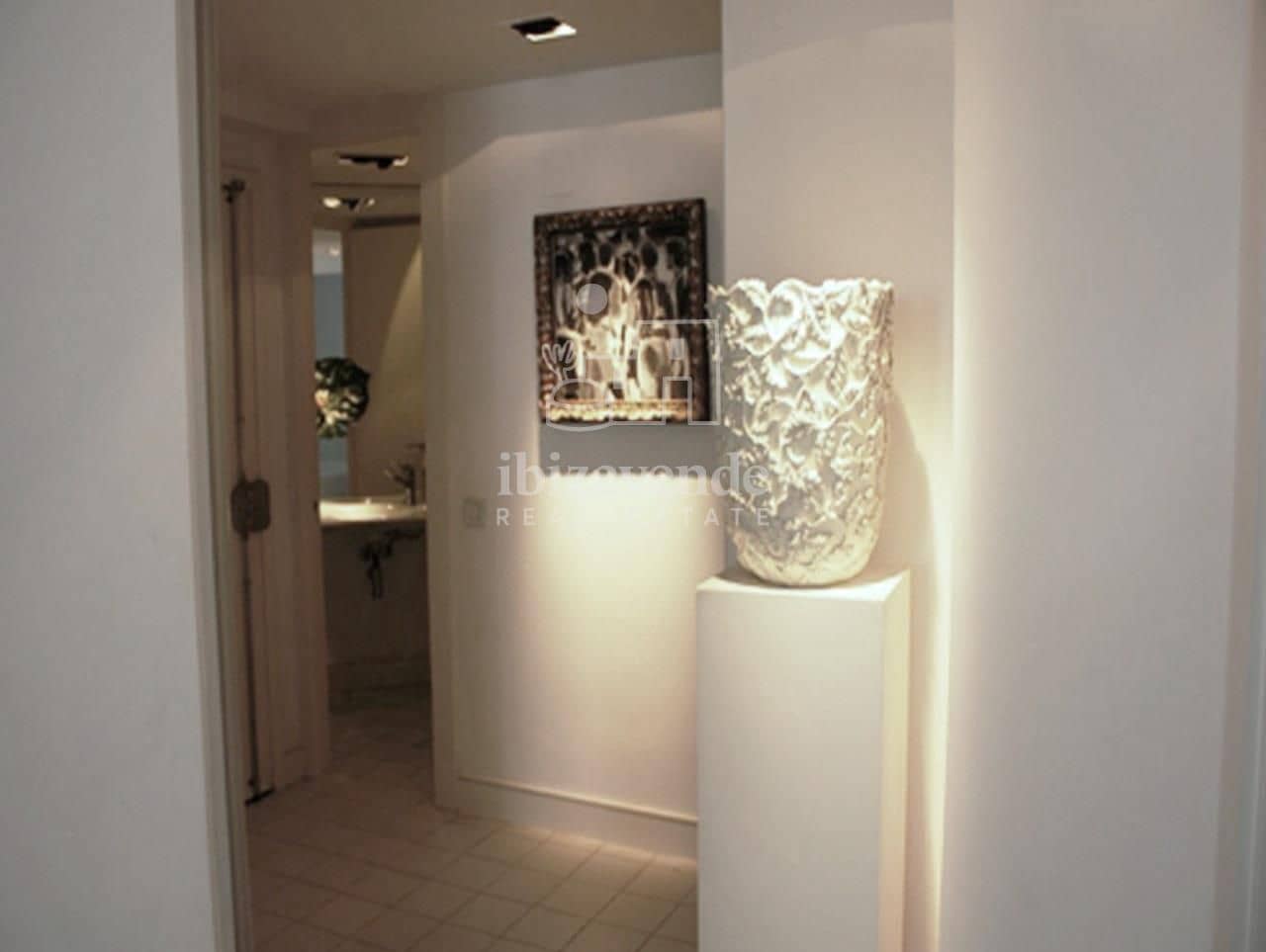 2 bedroom Flat for sale in Ibiza / Eivissa town with pool garage - € 530,000 (Ref: 9251472)