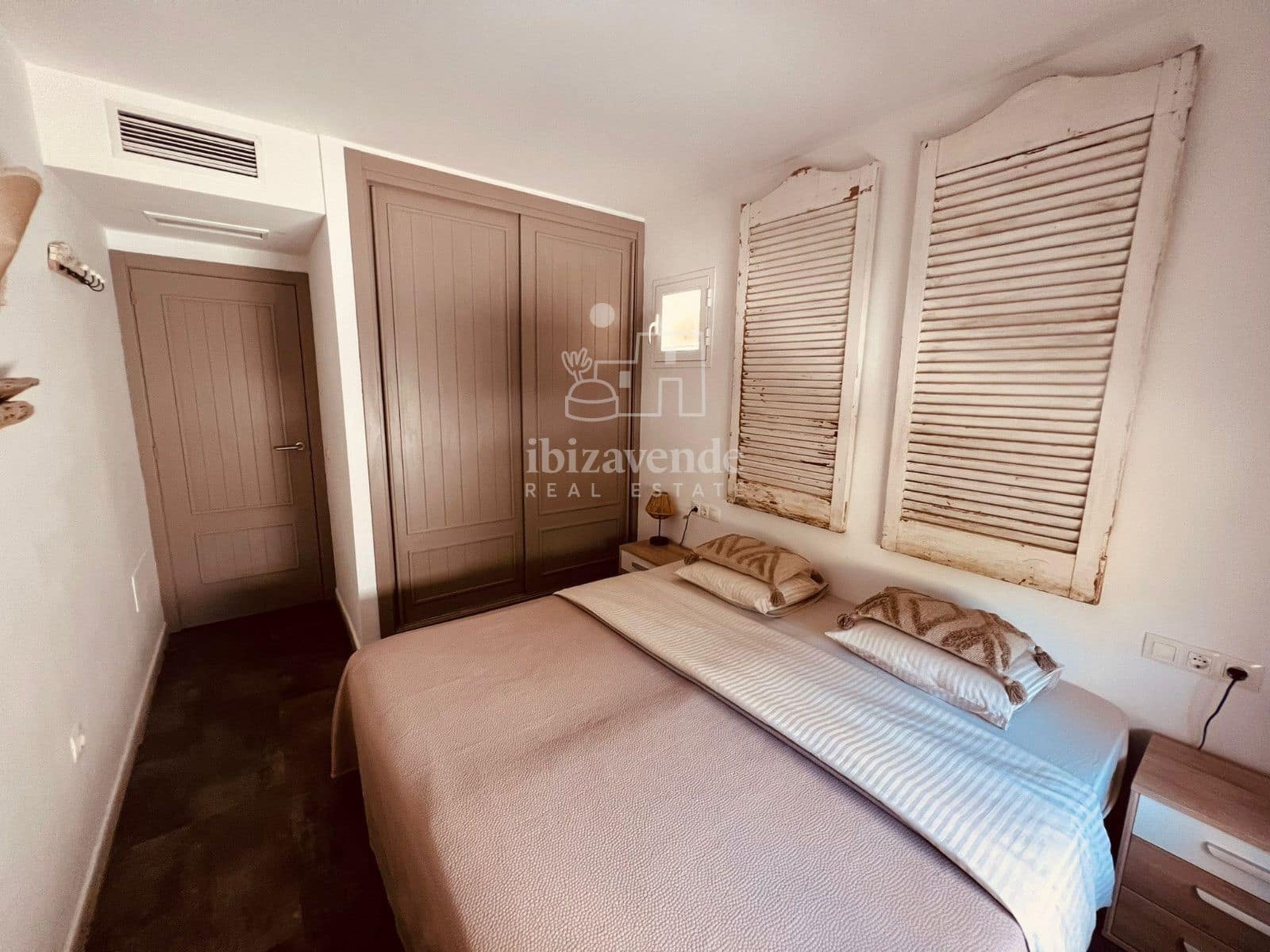 Chalet de 3 habitaciones en Cala Vadella en alquiler con piscina garaje - 6.800 € (Ref: 9263380)
