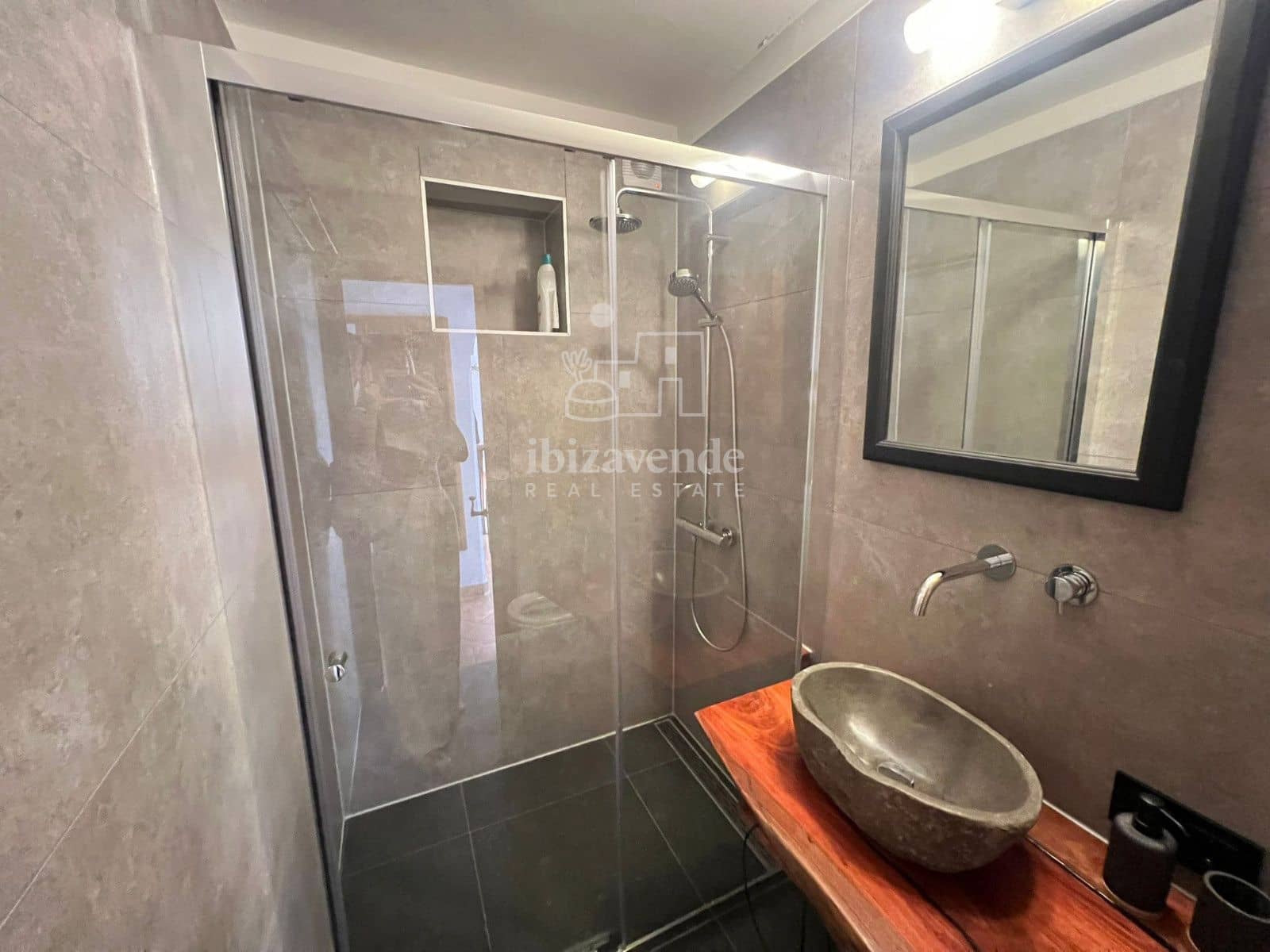 4 quarto Moradia para arrendar em Can Furnet com piscina garagem - 2 900 € (Ref: 9265054)