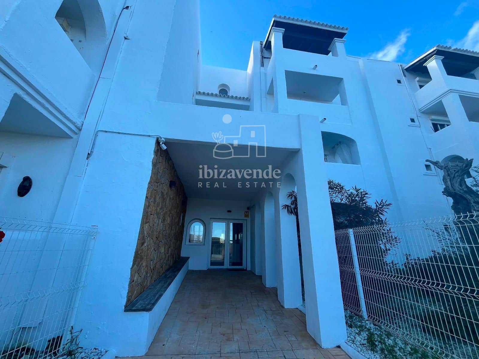 1 sovrum Lägenhet att hyra i Cala Vadella med pool - 1 200 € (Ref: 9295966)