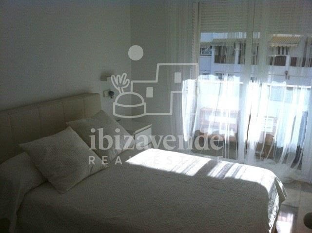 1 bedroom Flat for rent in Ibiza / Eivissa town with pool garage - € 1,100 (Ref: 9307246)
