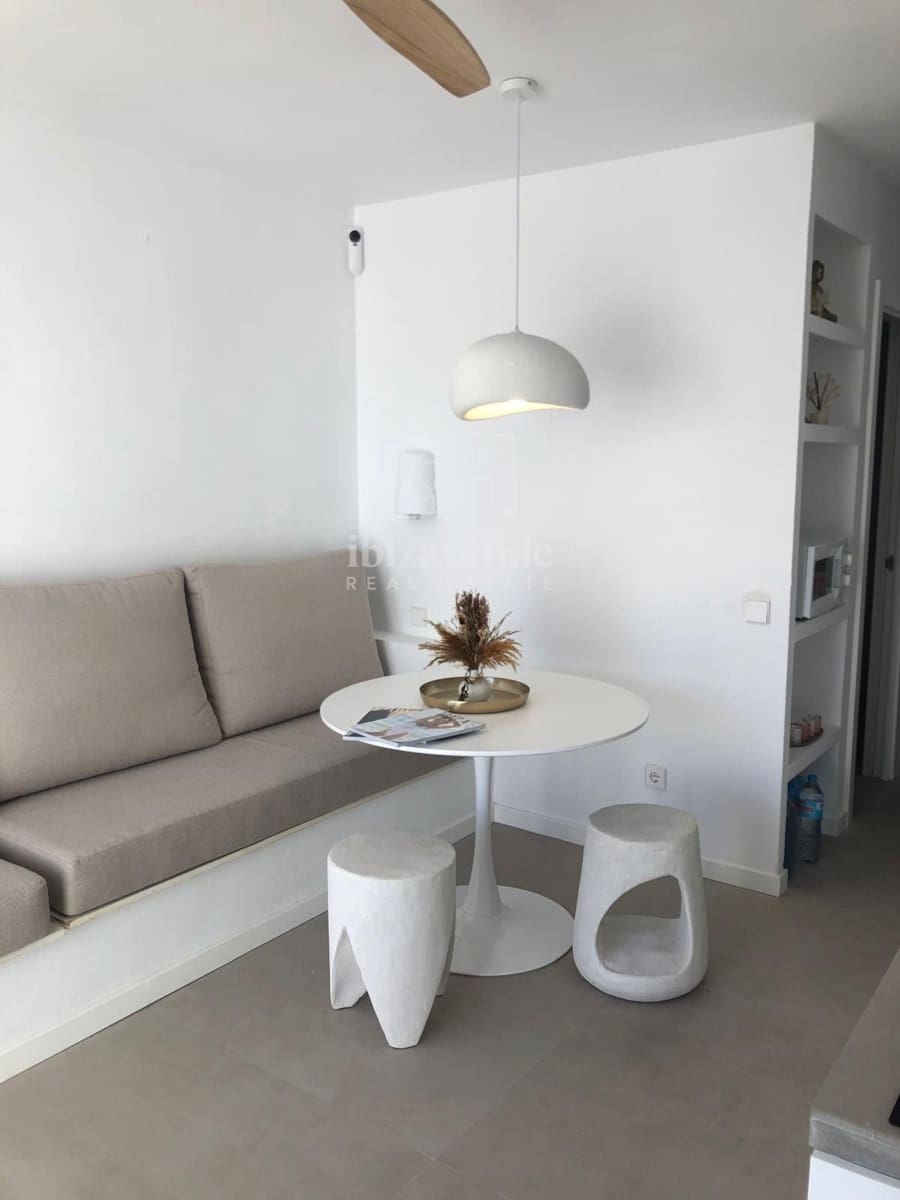 1 soveværelse Lejlighed til leje i La Siesta med swimmingpool - € 1.600 (Ref: 9319946)