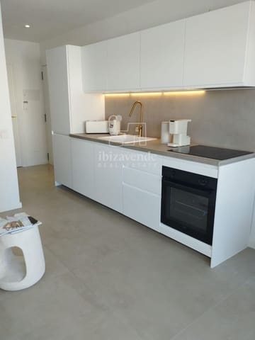 1 bedroom Flat for rent in La Siesta, Santa Eulalia / Santa Eularia with pool - € 1,600 (Ref: 9319946)