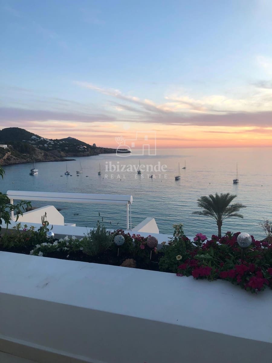 2 soveværelse Penthouse til salg i Cala Tarida med garage - € 1.790.000 (Ref: 9332741)