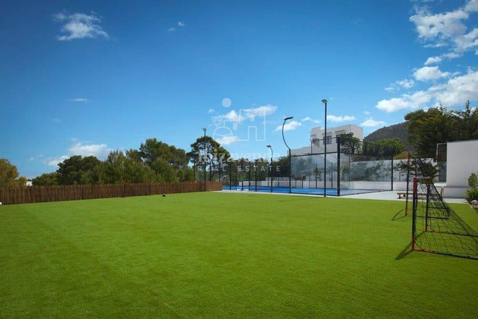 8 chambre Villa/Maison à vendre à Portinax avec piscine garage - 7 250 000 € (Ref: 9337015)