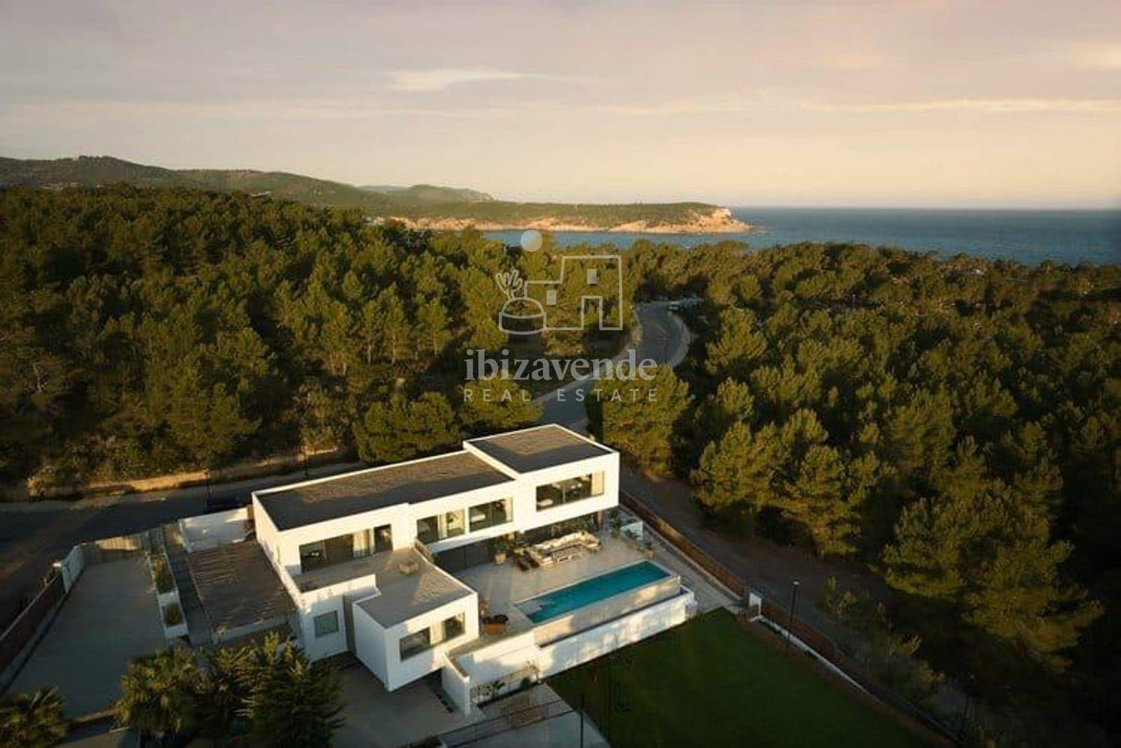 8 chambre Villa/Maison à vendre à Portinax avec piscine garage - 7 250 000 € (Ref: 9337015)