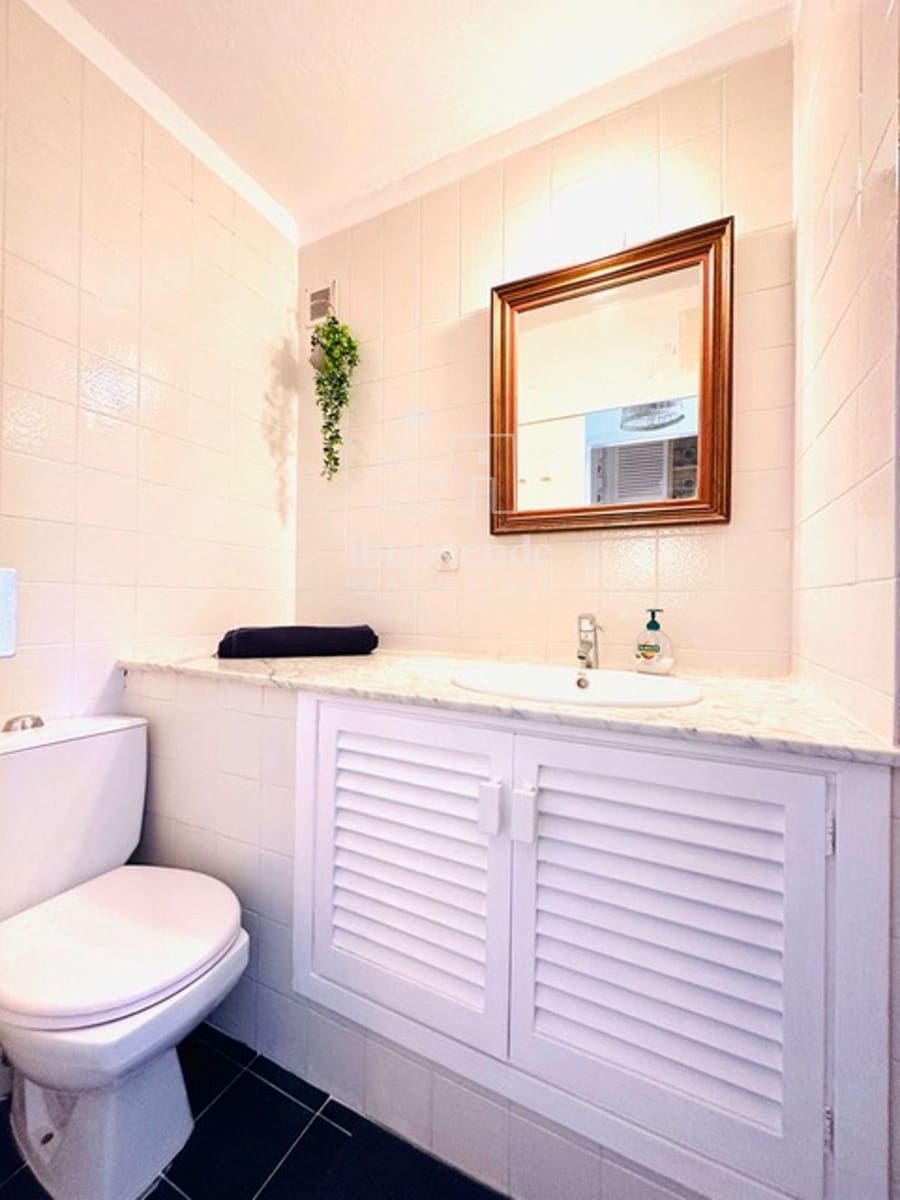 3 slaapkamer Flat te huur in Cala Tarida - € 1.650 (Ref: 9340285)