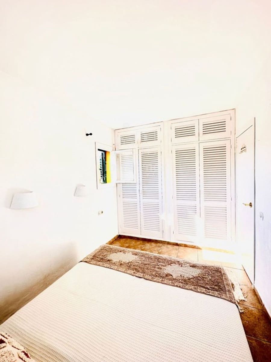 3 slaapkamer Flat te huur in Cala Tarida - € 1.650 (Ref: 9340285)