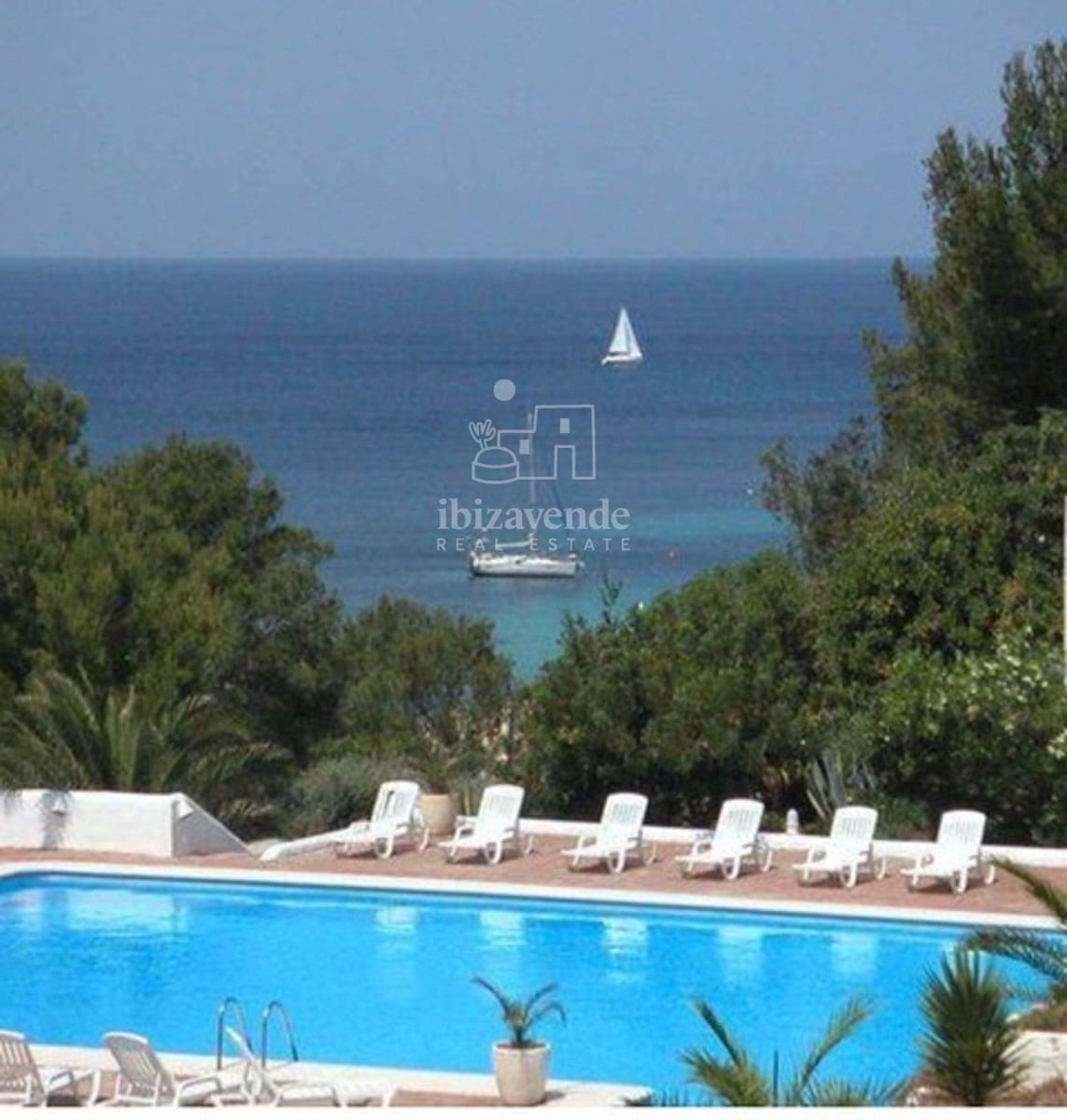 3 slaapkamer Flat te huur in Cala Tarida - € 1.650 (Ref: 9340285)