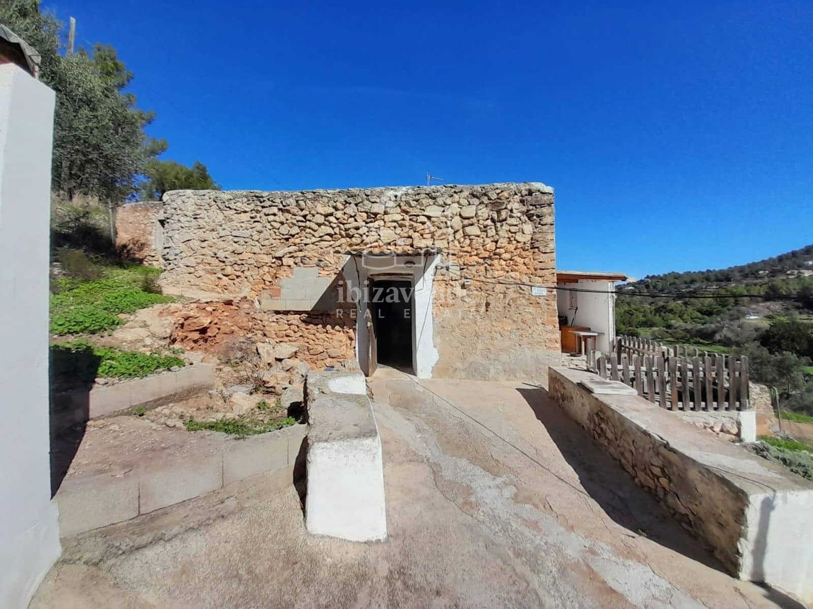 Villa te koop in San Jose / Sant Josep de Sa Talaia met garage - € 2.135.000 (Ref: 9343945)