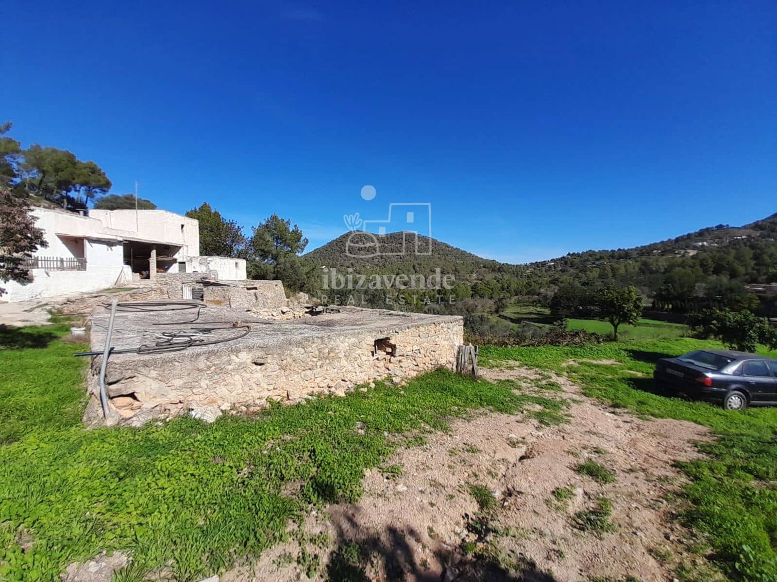 Villa te koop in San Jose / Sant Josep de Sa Talaia met garage - € 2.135.000 (Ref: 9343945)