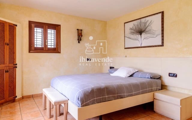4 Zimmer Villa zu verkaufen in Santa Gertrudis de Fruitera, Santa Eulalia / Santa Eularia mit Pool Garage - 2.900.000 € (Ref: 9343947)