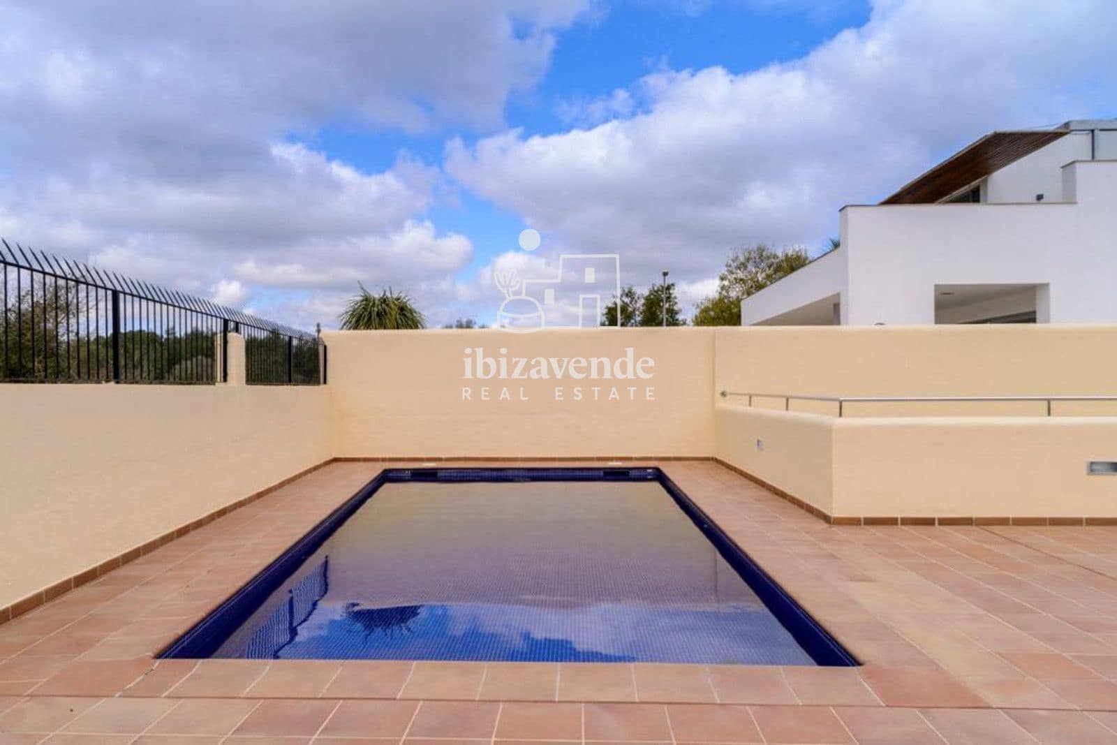 4 bedroom Villa for sale in Santa Gertrudis de Fruitera with pool garage - € 2,900,000 (Ref: 9343947)