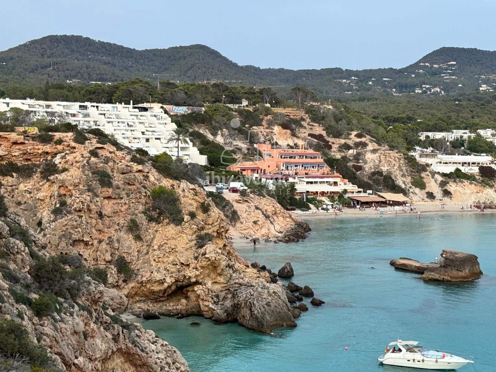 3 soverom Penthouse til salgs i Cala Tarida med garasje - € 1 790 000 (Ref: 9348571)