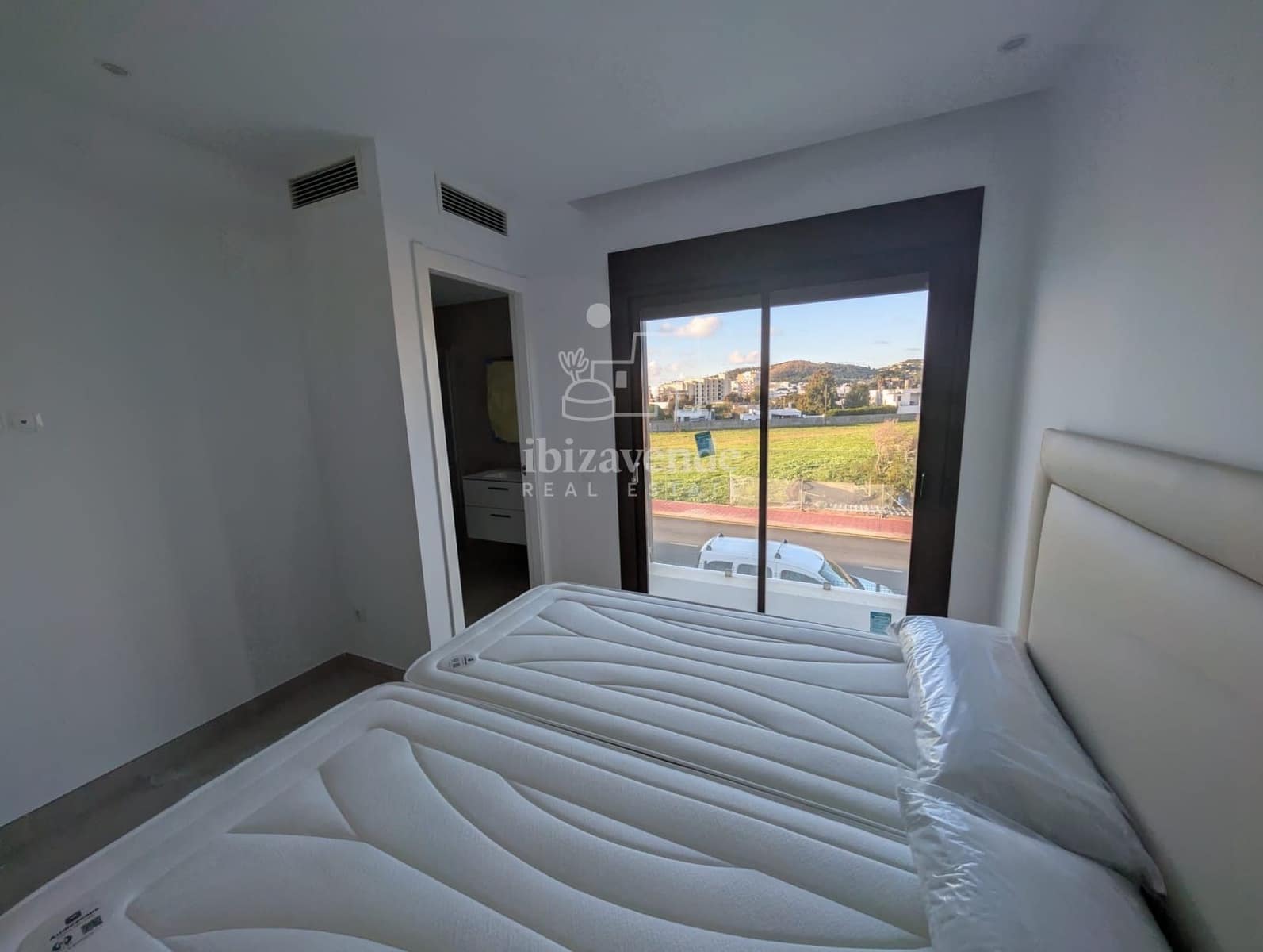 3 bedroom Flat for rent in Sant Antoni de Portmany with garage - € 1,500 (Ref: 9352896)