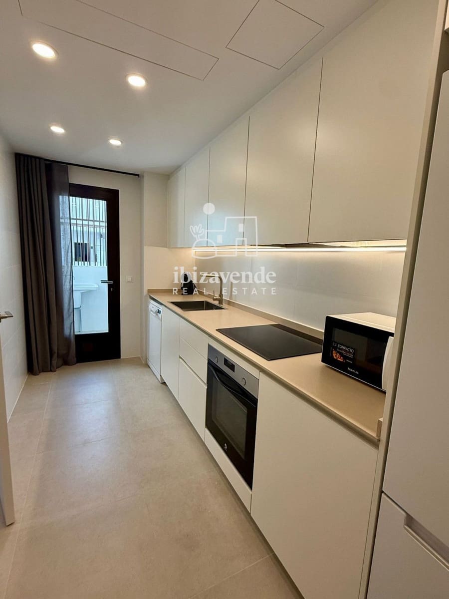 3 bedroom Flat for rent in Sant Antoni de Portmany with garage - € 2,800 (Ref: 9352896)