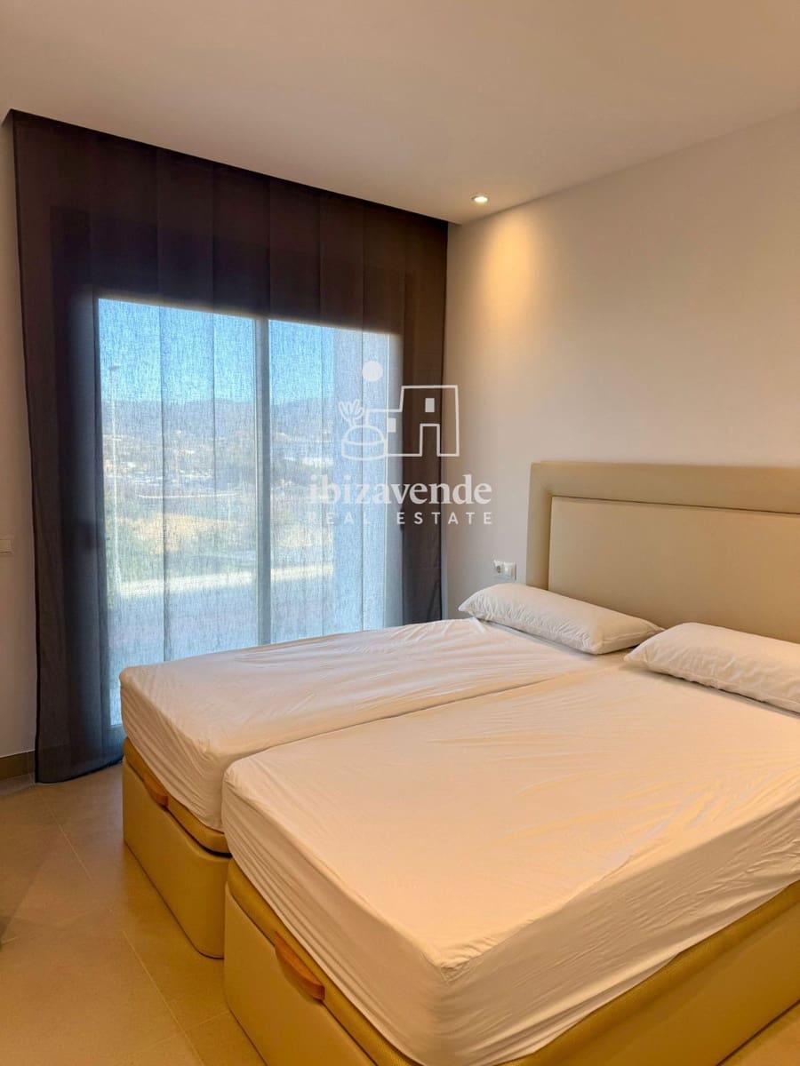 3 bedroom Flat for rent in Sant Antoni de Portmany with garage - € 2,800 (Ref: 9352896)