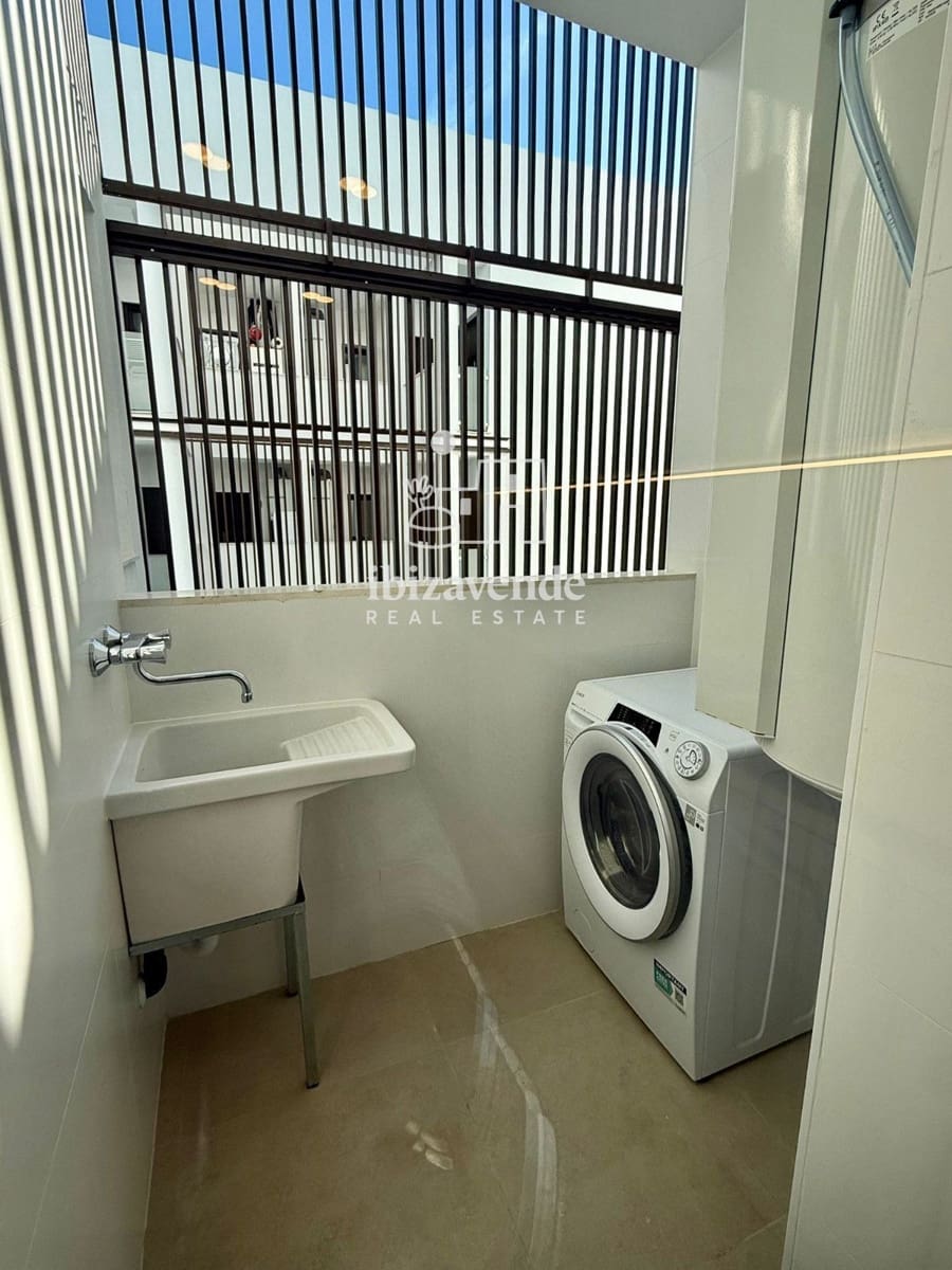 3 bedroom Flat for rent in Sant Antoni de Portmany with garage - € 2,800 (Ref: 9352896)