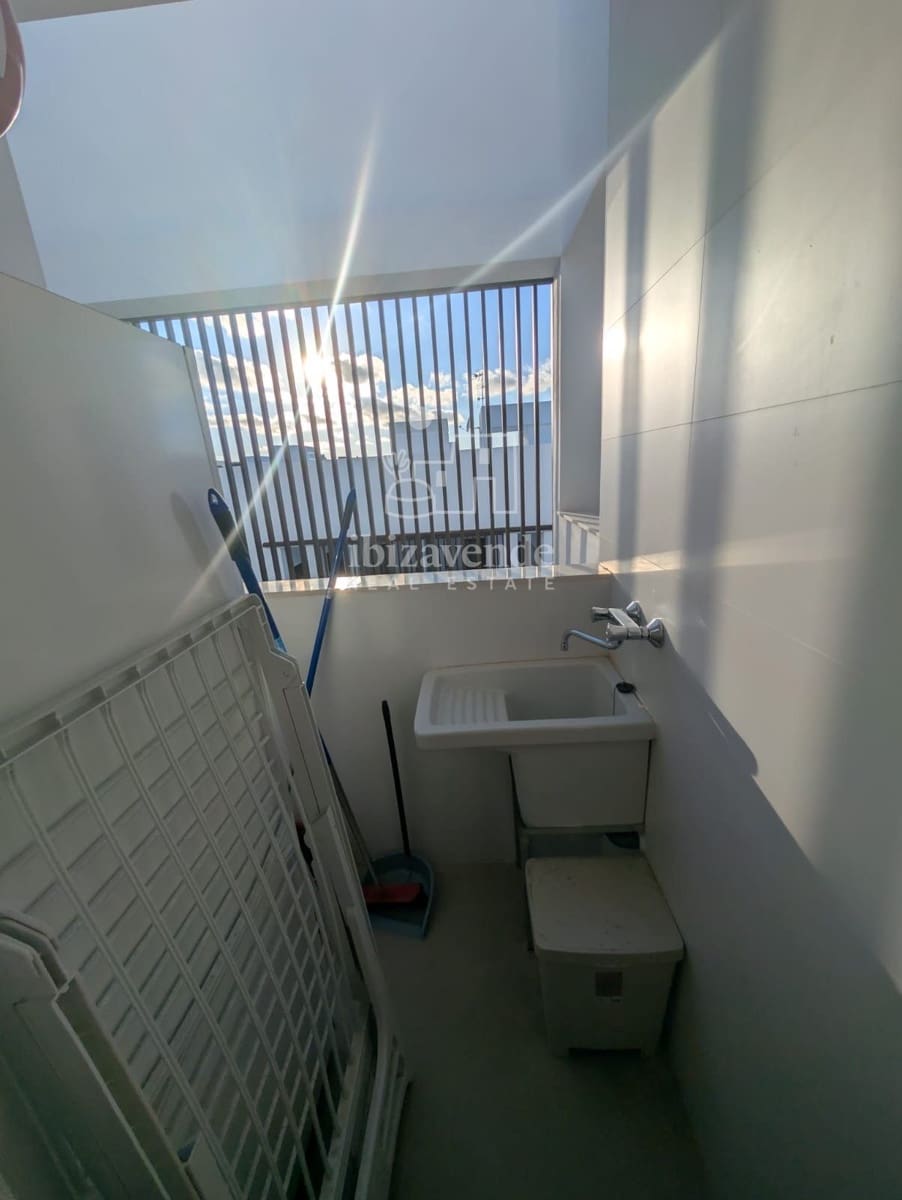 3 bedroom Flat for rent in Sant Antoni de Portmany with garage - € 1,500 (Ref: 9352977)