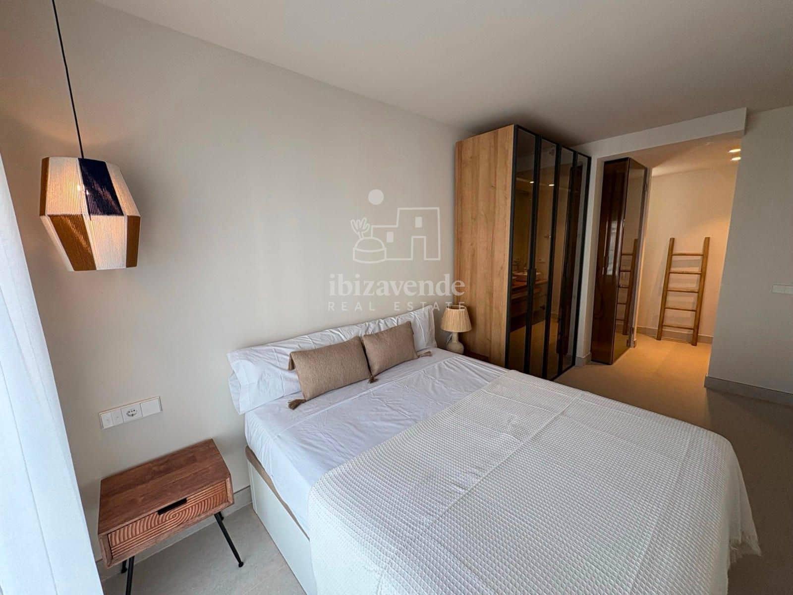 2 camera da letto Appartamento da affittare in Cala Gracio con piscina garage - 1.800 € (Rif: 9354517)