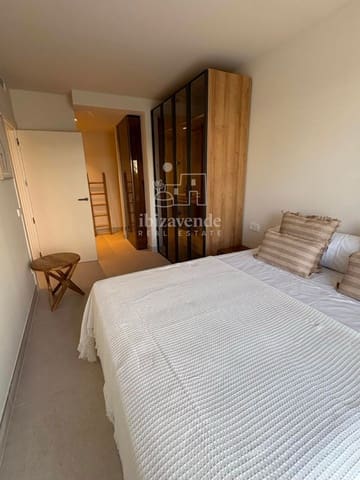 2 soveværelse Lejlighed til leje i Cala Gracio, Sant Antoni de Portmany med swimmingpool garage - € 1.500 (Ref: 9354518)