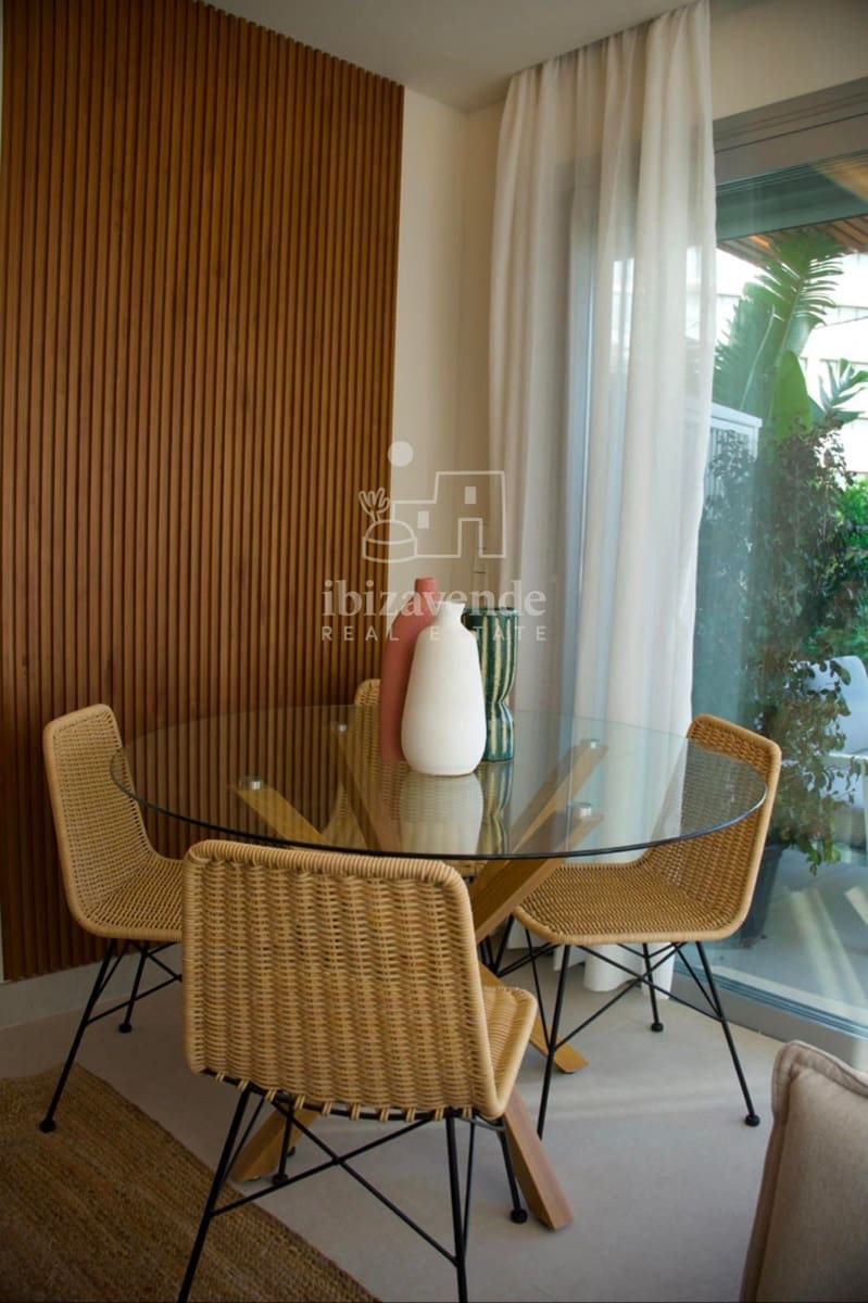 2 soverom Leilighet til leie i Cala Gracio med svømmebasseng garasje - € 2 400 (Ref: 9354519)