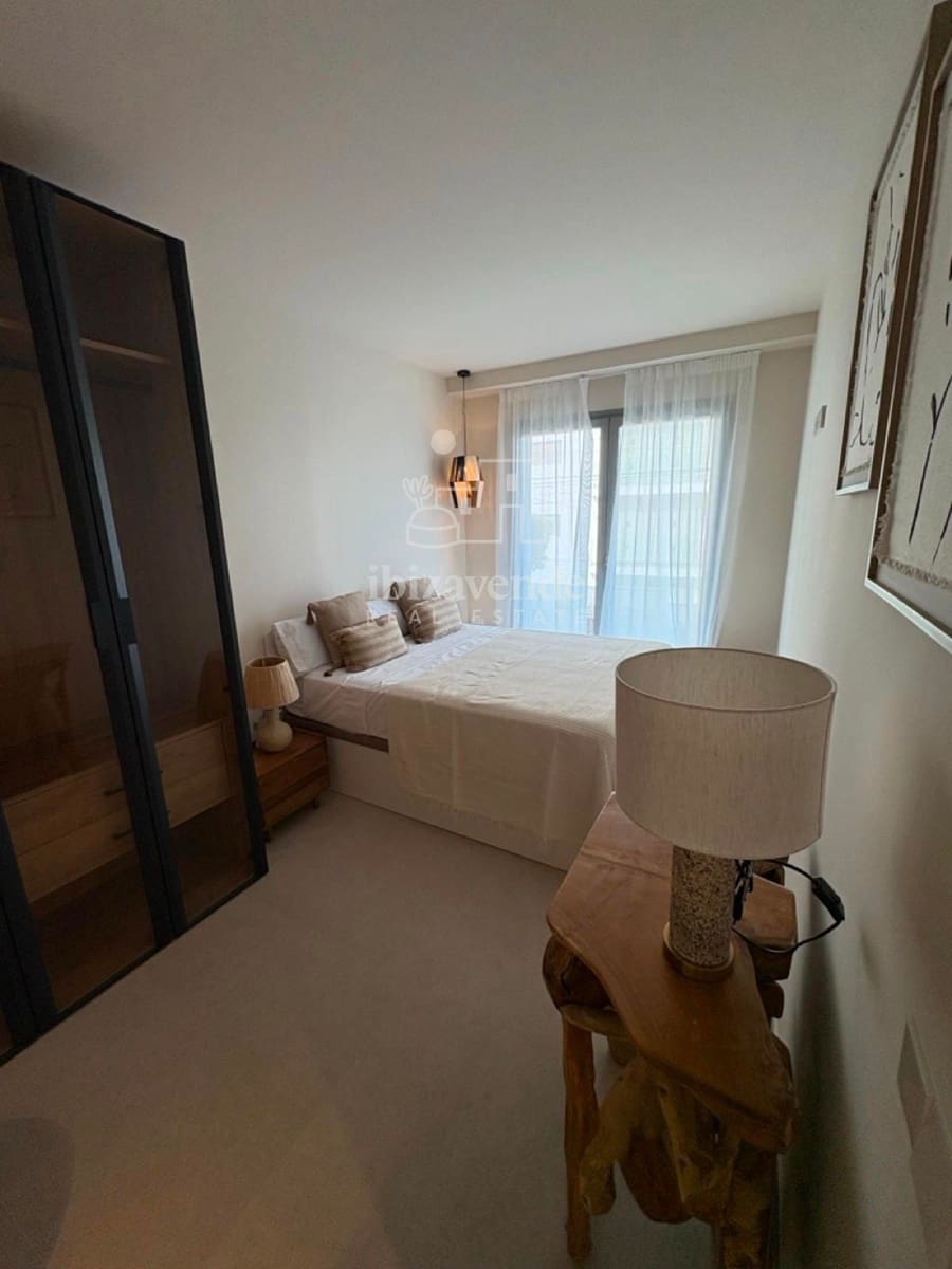 2 soverom Leilighet til leie i Cala Gracio med svømmebasseng garasje - € 2 400 (Ref: 9354519)