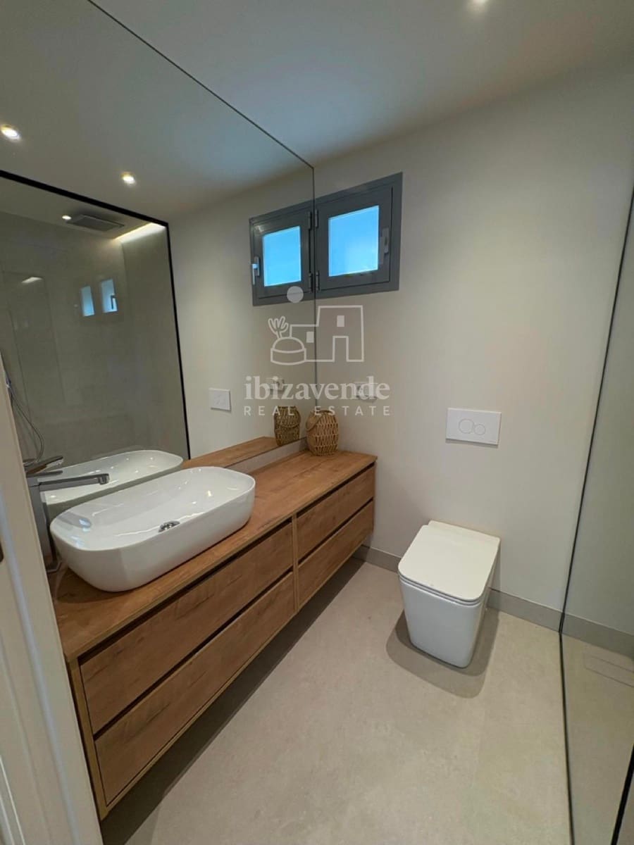 2 soverom Leilighet til leie i Cala Gracio med svømmebasseng garasje - € 2 400 (Ref: 9354519)