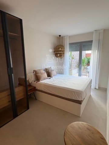 2 soveværelse Lejlighed til leje i Cala Gracio, Sant Antoni de Portmany med swimmingpool garage - € 1.500 (Ref: 9354521)