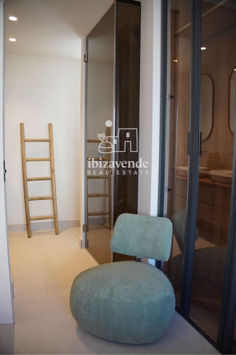 2 bedroom Penthouse for rent in Cala Gracio with pool garage - € 1,500 (Ref: 9354521)