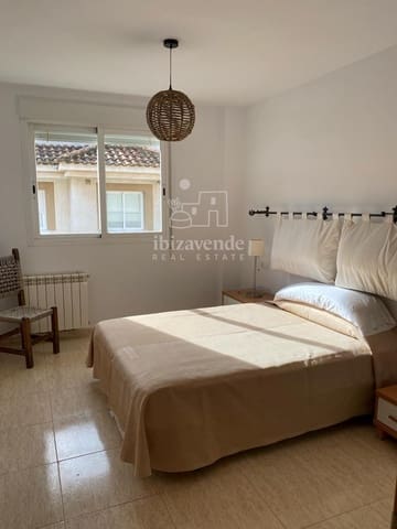 3 bedroom Penthouse for rent in Santa Eulalia / Santa Eularia with garage - € 1,500 (Ref: 9361001)