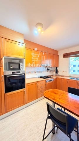 3 slaapkamer Penthouse te huur in Santa Eulalia / Santa Eularia met garage - € 2.500 (Ref: 9361001)