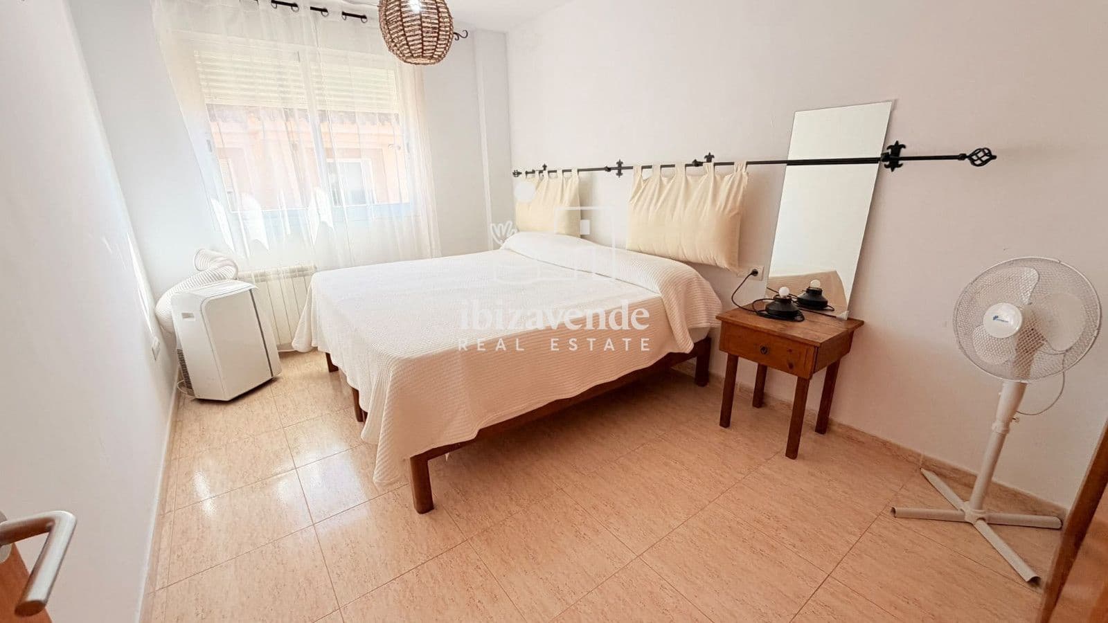 3 bedroom Penthouse for rent in Santa Eulalia / Santa Eularia with garage - € 2,500 (Ref: 9361001)
