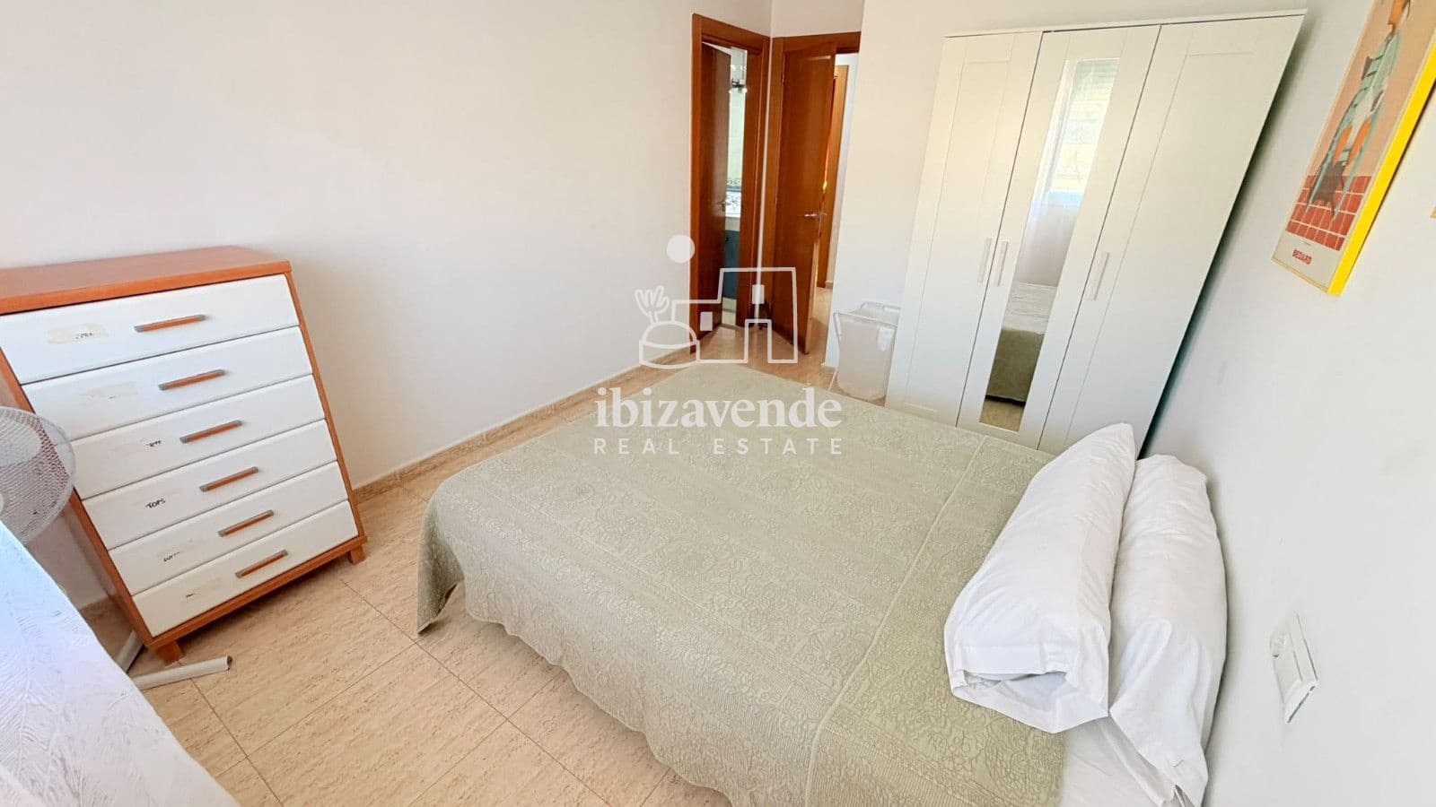 3 bedroom Penthouse for rent in Santa Eulalia / Santa Eularia with garage - € 2,500 (Ref: 9361001)
