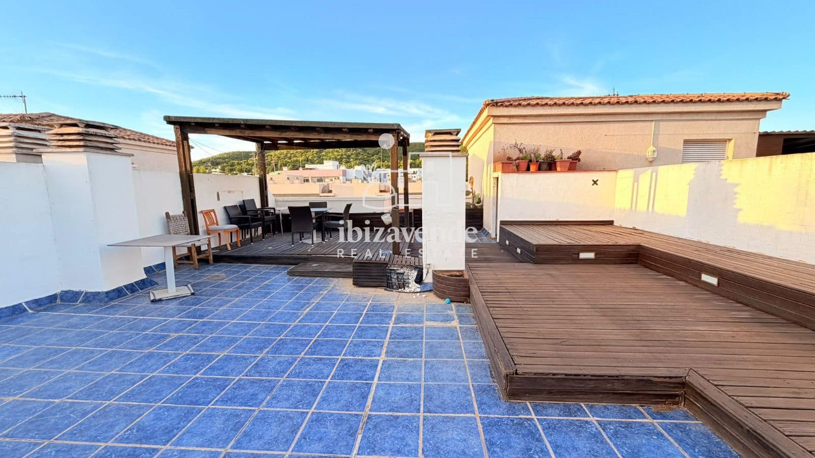 3 bedroom Penthouse for rent in Santa Eulalia / Santa Eularia with garage - € 2,500 (Ref: 9361001)