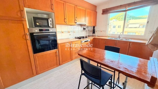 3 slaapkamer Penthouse te huur in Santa Eulalia / Santa Eularia met garage - € 2.500 (Ref: 9361001)