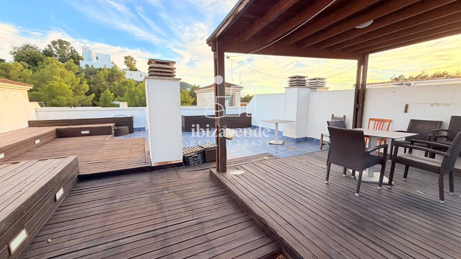 3 bedroom Penthouse for rent in Santa Eulalia / Santa Eularia with garage - € 2,500 (Ref: 9361001)