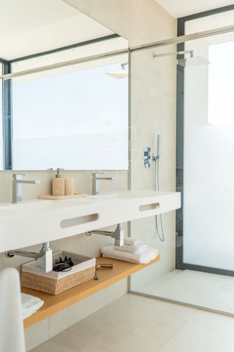 Villa/Maison de 5 chambres à louer à Nuestra Senora de Jesus avec piscine garage - 17 500 € (Ref: 9376418)