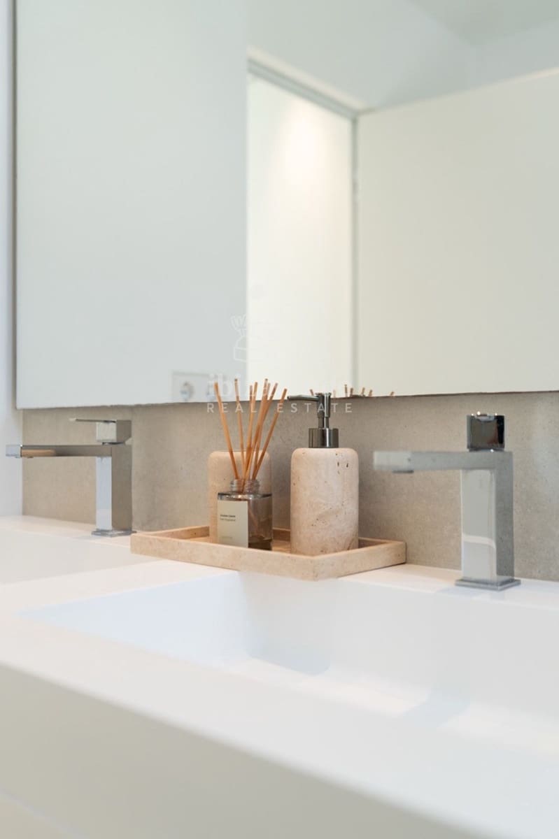 Villa/Maison de 5 chambres à louer à Nuestra Senora de Jesus avec piscine garage - 17 500 € (Ref: 9376418)