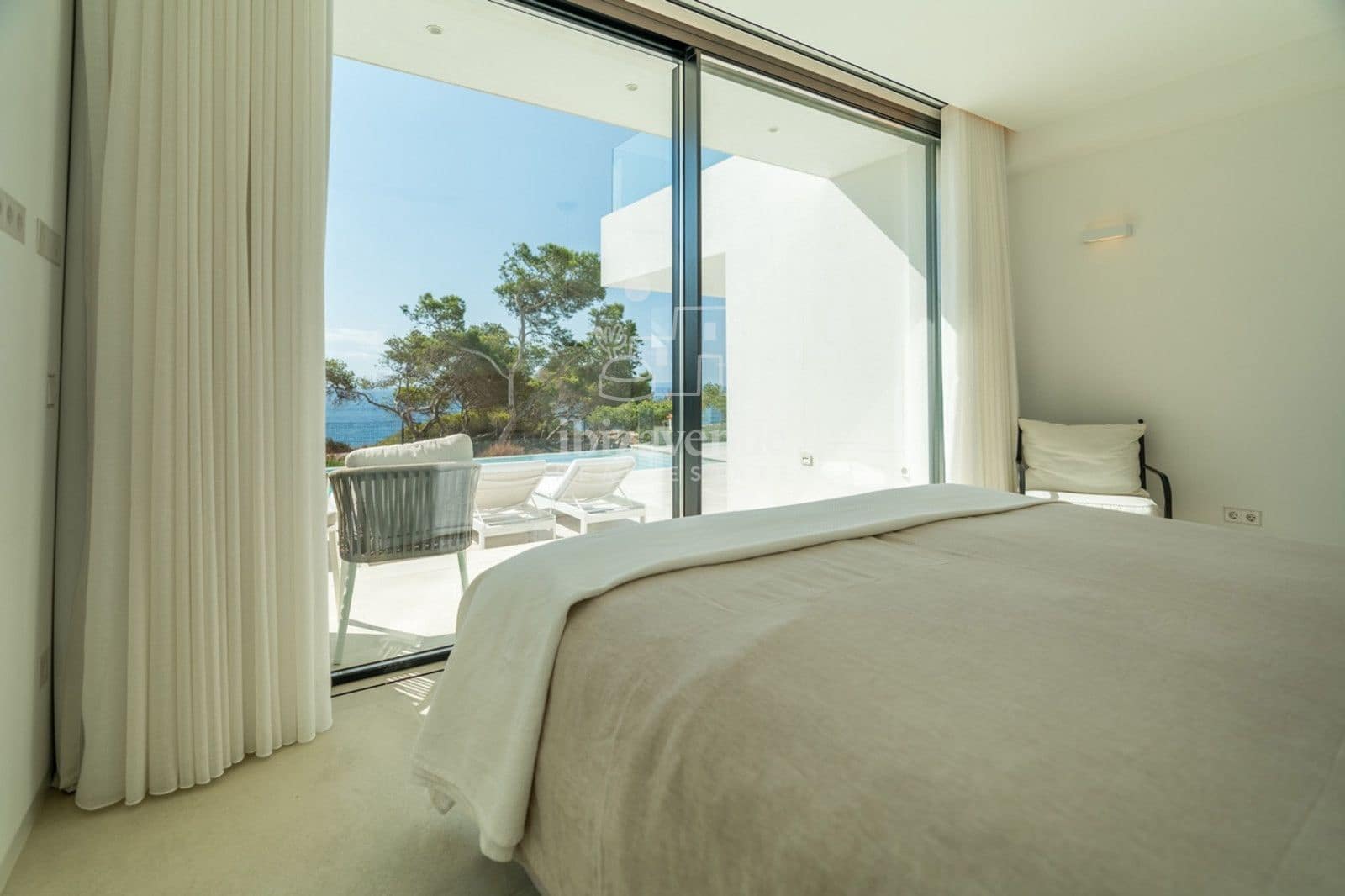 Villa/Maison de 5 chambres à louer à Nuestra Senora de Jesus avec piscine garage - 17 500 € (Ref: 9376418)