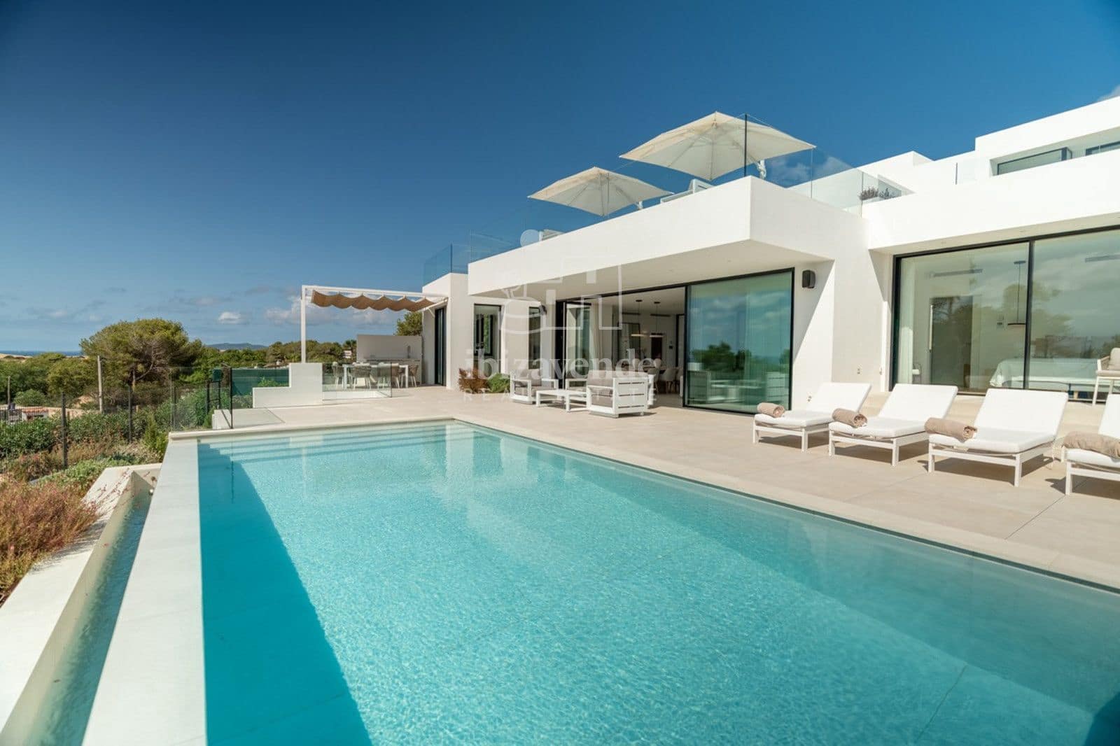 Villa/Maison de 5 chambres à louer à Nuestra Senora de Jesus avec piscine garage - 17 500 € (Ref: 9376418)